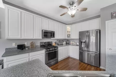 940 Flagstone Dr, Dyer, IN 46311 photo 6