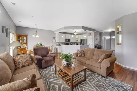 940 Flagstone Dr, Dyer, IN 46311 photo 3