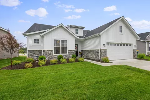 3103 Greenview Dr, Valparaiso, IN 46385 photo 2