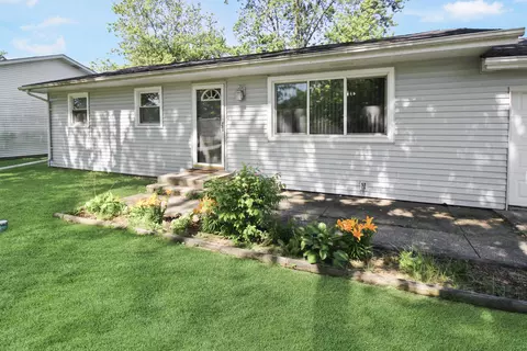 7714 Wallace St, Merrillville, IN 46410