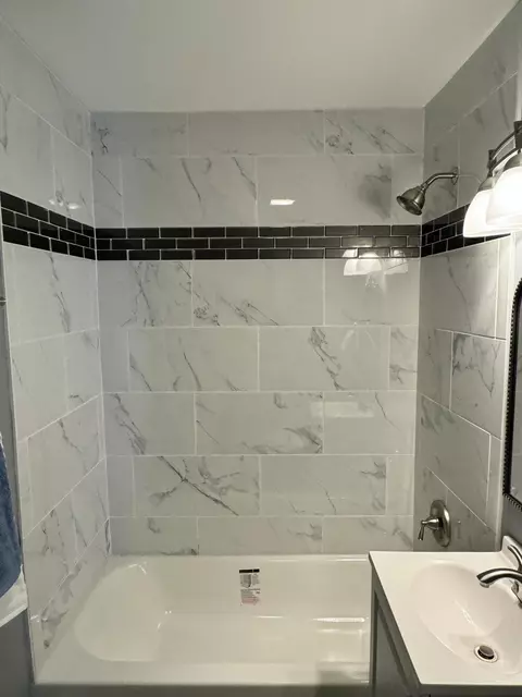 Bath - 1047 Matthews St, Gary, IN 46406 photo 2 of 4
