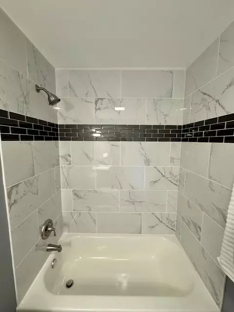 Bath - 1047 Matthews St, Gary, IN 46406 photo 4 of 4