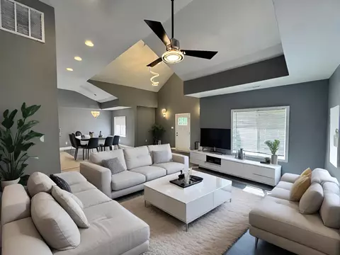 Living - 1047 Matthews St, Gary, IN 46406 photo 2 of 3