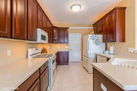 976 Flagstone Dr, Dyer, IN 46311 photo 10