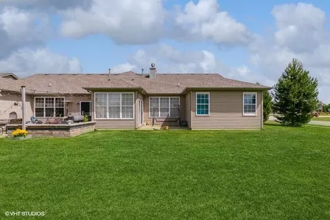 976 Flagstone Dr, Dyer, IN 46311 photo 2