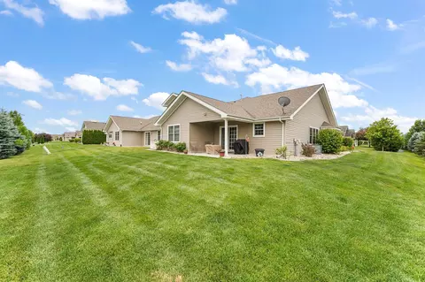 Exterior - 9458 W 107th Ln, Saint John, IN 46373 photo 7 of 7
