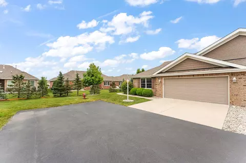 Exterior - 9458 W 107th Ln, Saint John, IN 46373 photo 2 of 7