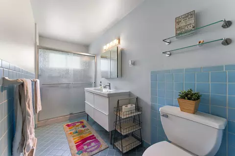 Bath - 7001 Ash Pl, Gary, IN 46403 photo 1 of 5