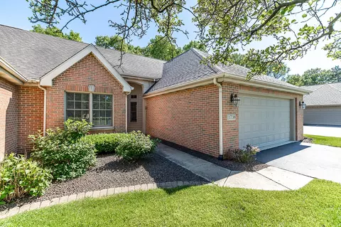 1738 Windfield Dr, Munster, IN 46321 photo 2