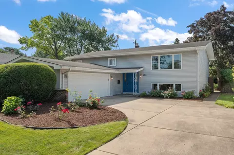 1834 Azalea Dr, Munster, IN 46321
