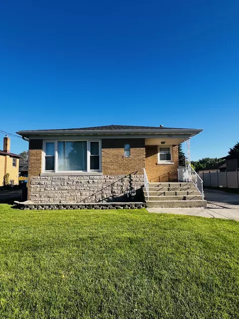 2610 41st St, Highland, IN 46322