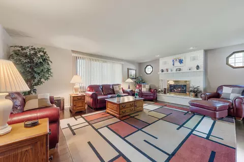 2560 Perry Ct, Dyer, IN 46311 photo 6