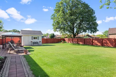 2560 Perry Ct, Dyer, IN 46311 photo 30