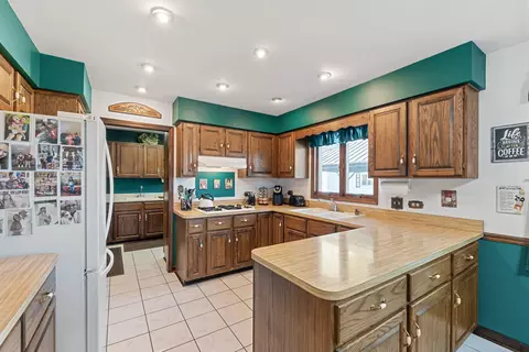 2560 Perry Ct, Dyer, IN 46311 photo 11