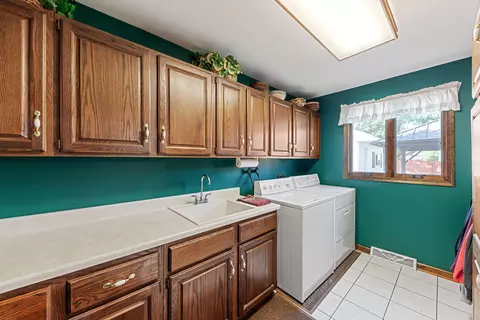 2560 Perry Ct, Dyer, IN 46311 photo 15