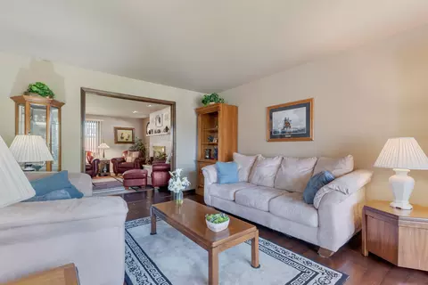 2560 Perry Ct, Dyer, IN 46311 photo 3