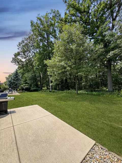 6922 Tompkins Ct, Griffith, IN 46319 photo 2