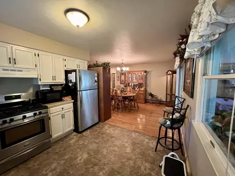 Kitchen - 6862 Tranquility Dr, De Motte, IN 46310 photo 2 of 2
