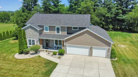 119 E Junco Dr, Kouts, IN 46347 photo 3
