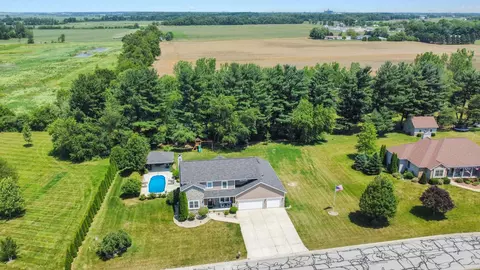 119 E Junco Dr, Kouts, IN 46347 photo 8