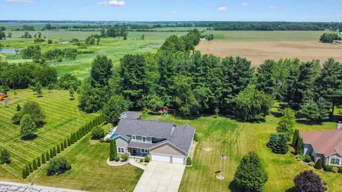 119 E Junco Dr, Kouts, IN 46347 photo 5
