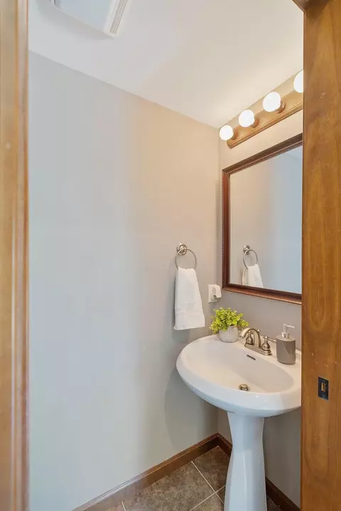 119 E Junco Dr, Kouts, IN 46347 photo 23