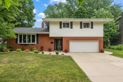 8511 Forest Ave, Munster, IN 46321 photo 2