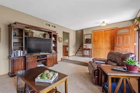 640 Forest Ave, Griffith, IN 46319 photo 8