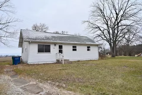 824 Quentin Ct, Kingsford Heights, IN 46346