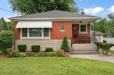 2715 41st St, Highland, IN 46322