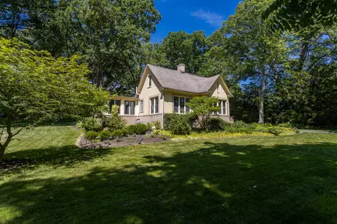 560 Harrison Blvd, Valparaiso, IN 46385