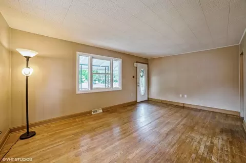 322 Cedar St, Crown Point, IN 46307 photo 5