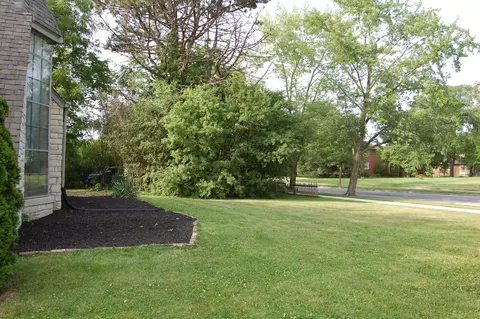 127 Beverly Pl, Munster, IN 46321 photo 10