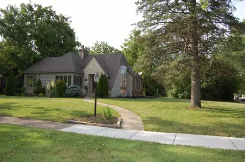 127 Beverly Pl, Munster, IN 46321 photo 1