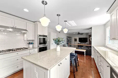 9136 Walnut Dr, Munster, IN 46321 photo 12
