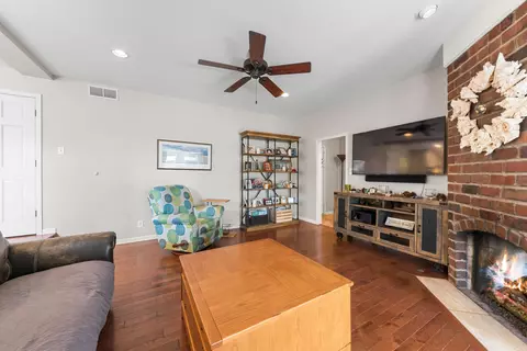 9136 Walnut Dr, Munster, IN 46321 photo 14