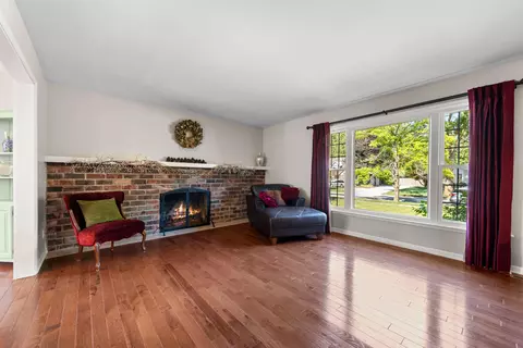 9136 Walnut Dr, Munster, IN 46321 photo 4