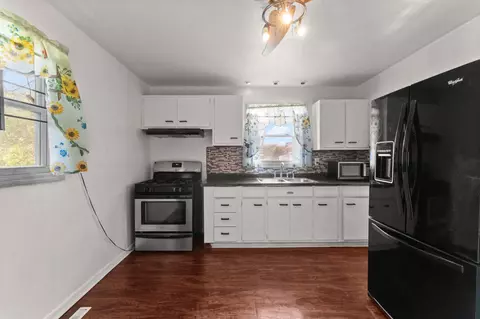 Kitchen - 1532 Hayes St, Gary, IN 46404 photo 2 of 4