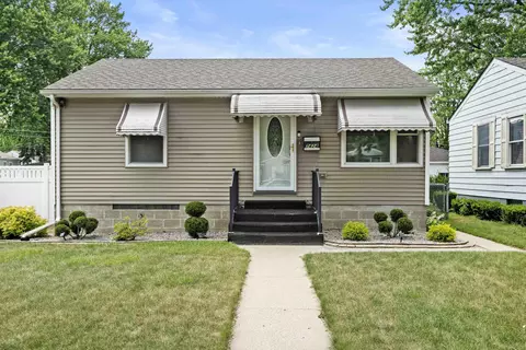 7424 Oakdale Ave, Hammond, IN 46324
