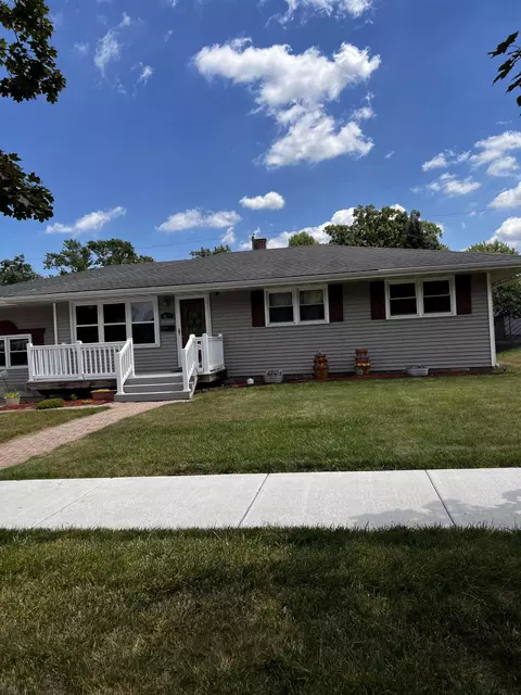 Exterior - 429 N Dwiggins St, Griffith, IN 46319 photo 1 of 11