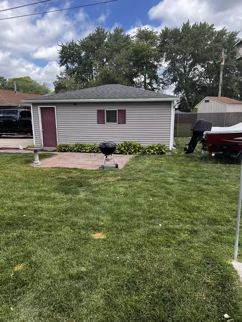 Exterior - 429 N Dwiggins St, Griffith, IN 46319 photo 3 of 11
