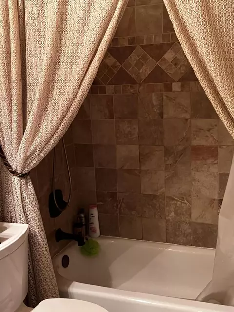 Bath - 429 N Dwiggins St, Griffith, IN 46319 photo 1 of 1