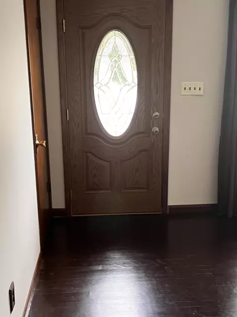 Entry Way - 429 N Dwiggins St, Griffith, IN 46319 photo 1 of 2