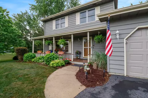 506 Robin Hood Ct, Valparaiso, IN 46385