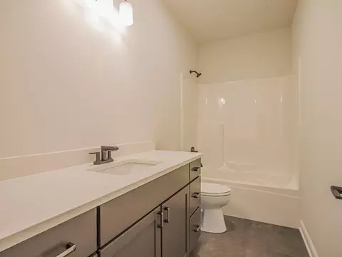 3108 Forestside Ln, Valparaiso, IN 46385 photo 4