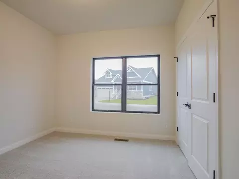 3108 Forestside Ln, Valparaiso, IN 46385 photo 6
