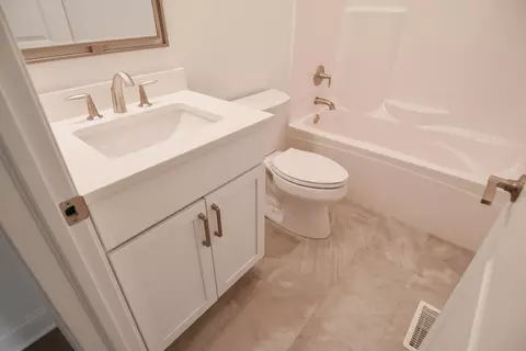 3104 Forestside Ln, Valparaiso, IN 46385 photo 5