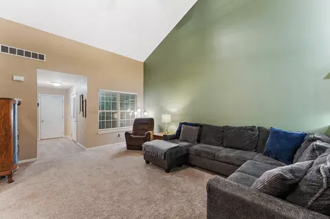 944 N Colfax St, Griffith, IN 46319 photo 4