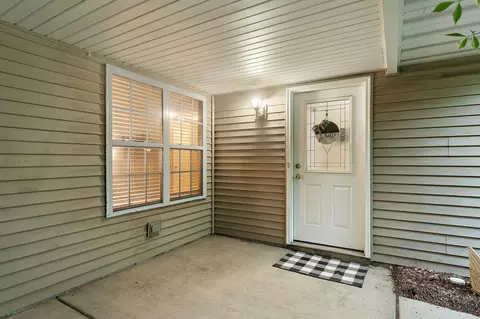 944 N Colfax St, Griffith, IN 46319 photo 2