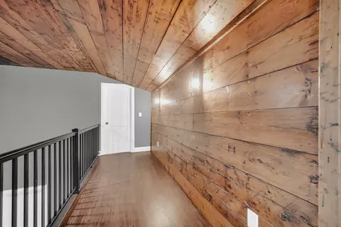 Entry Way - 9751 N Grant St, De Motte, IN 46310 photo 3 of 3